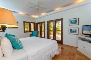 Beach Palm Villa Garden Master Suite